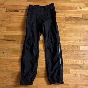 Patagonia women’s H2no side zipper black waterproof pants size S inseam 31”